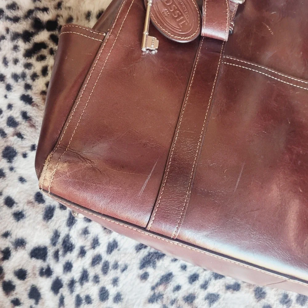 Fossil Long Live Vintage Brown Leather Tote Bag Satchel Key Charm Organize Large